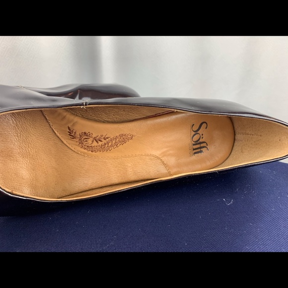 Patent lLeather Pumps - Picture 5 of 6